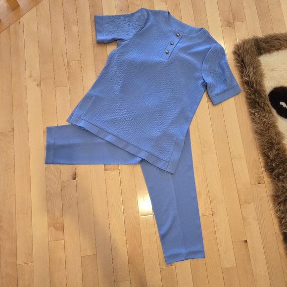 Blair Woman's Pantsuit, Blue Pants & Top, Size Small - Picture 3 of 16